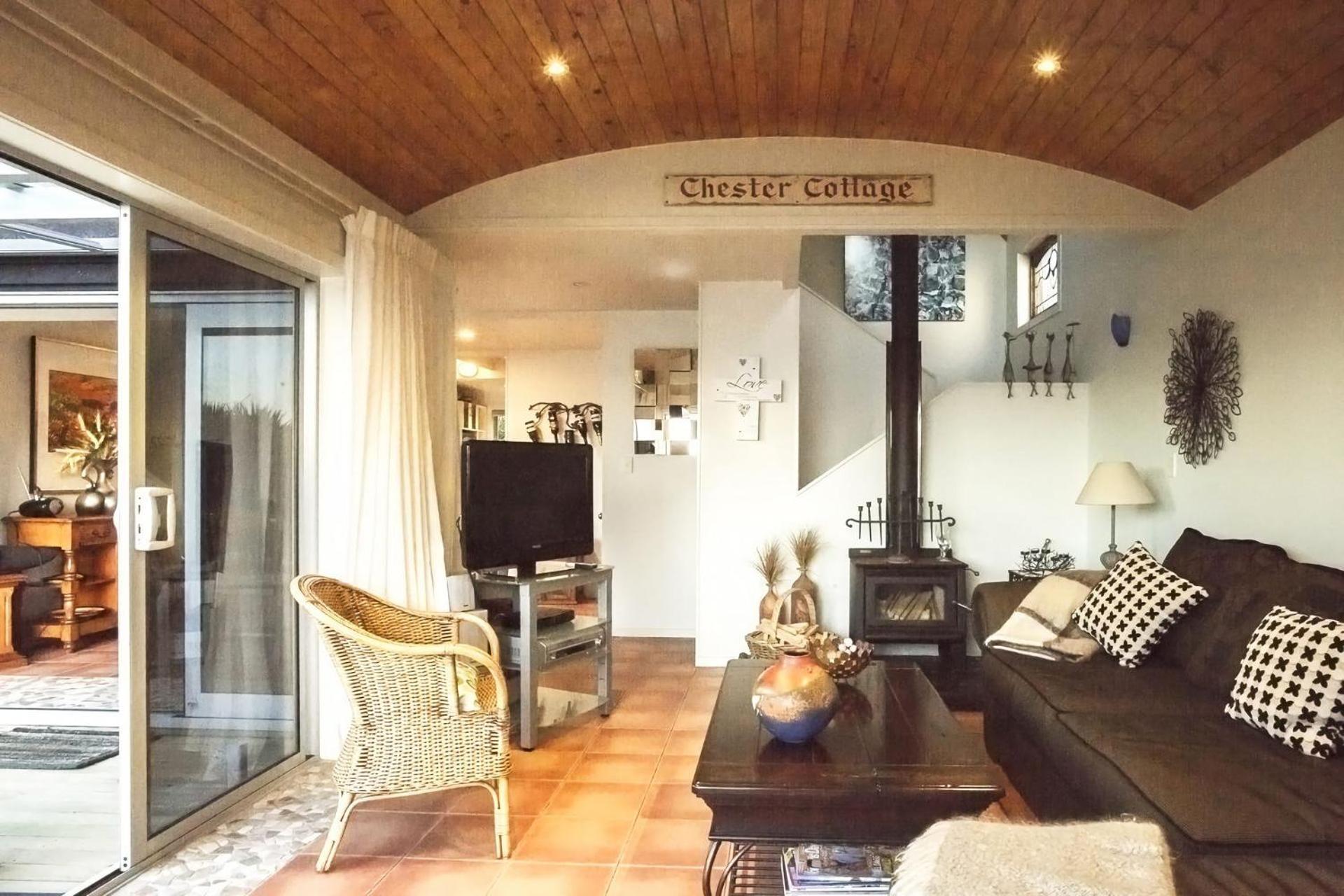 Chester Cottage Beachfront Oakura Esterno foto