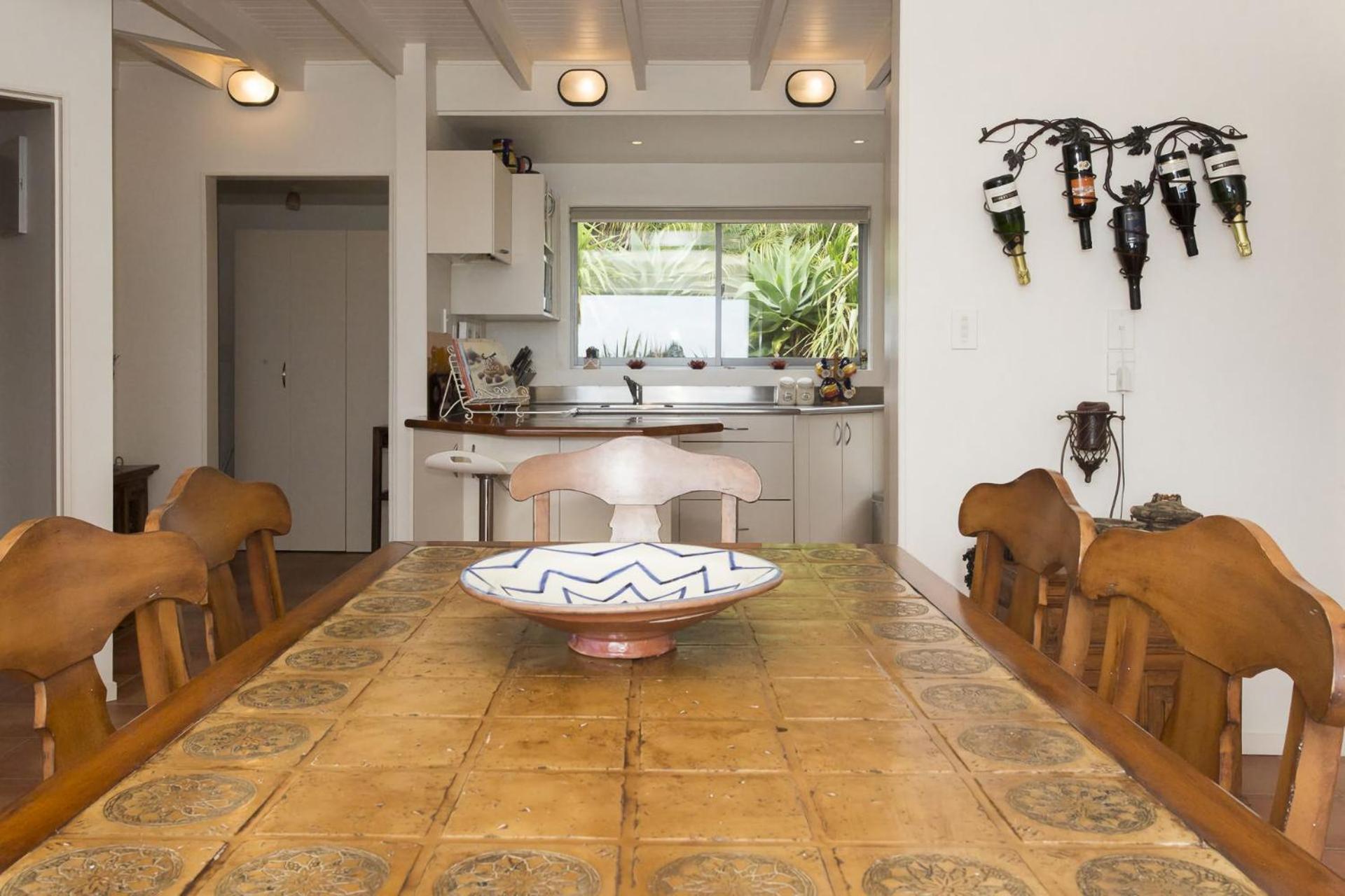 Chester Cottage Beachfront Oakura Esterno foto